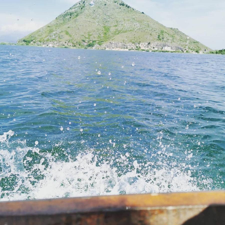 Sunny Balconies Apartments Skadar Lake เวียร์ปาซาร์ ภายนอก รูปภาพ