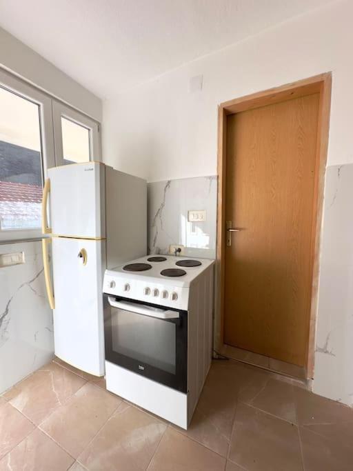 Sunny Balconies Apartments Skadar Lake เวียร์ปาซาร์ ภายนอก รูปภาพ
